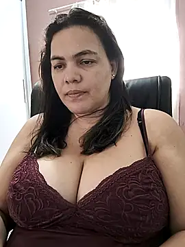 Snapshot of pretty_architect chatting on 11.07.25 pretty architect online show from 11.07.25