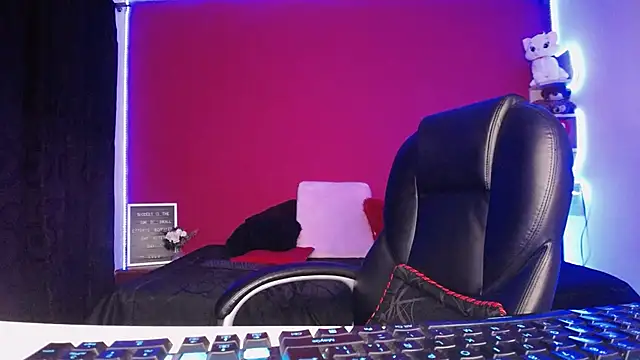 lulubigtitts1 online show from 12.17.24