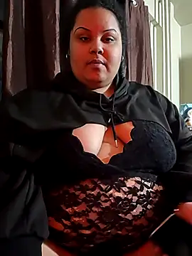 MissMazi online show from 11.30.25