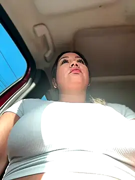 Snapshot of ValeryGrey chatting on 09.30.25 ValeryGrey online show from 09.30.25