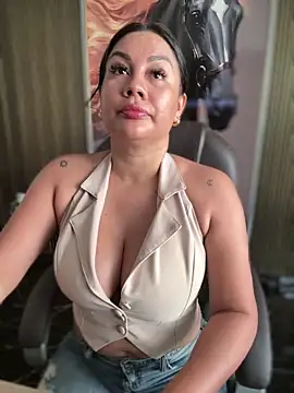 Snapshot of ValeryGrey chatting on 10.23.25 ValeryGrey online show from 10.23.25