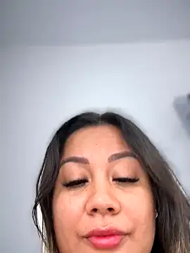 Snapshot of ValeryGrey chatting on 10.24.25 ValeryGrey online show from 10.24.25