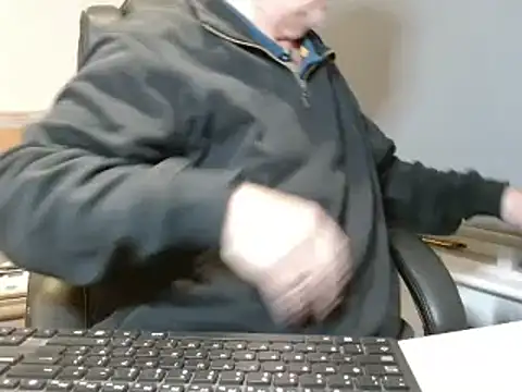 Snapshot of bigbadjon69 chatting on 12.31.24 bigbadjon69 online show from 12.31.24