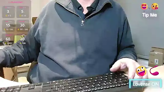 Snapshot of bigbadjon69 chatting on 01.13.25 bigbadjon69 online show from 01.13.25