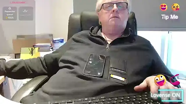 Snapshot of bigbadjon69 chatting on 03.14.25 bigbadjon69 online show from 03.14.25