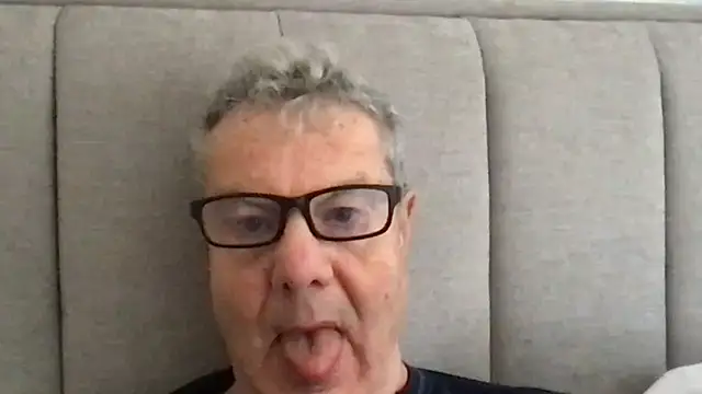 Snapshot of Oldpistolpete chatting on 11.07.25 Oldpistolpete online show from 11.07.25