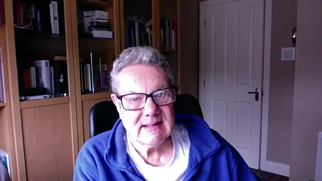 Snapshot of Oldpistolpete chatting on 11.16.25 Oldpistolpete online show from 11.16.25