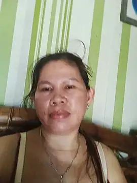 Snapshot of simplewild_mom chatting on 06.19.26 simplewild mom online show from 06.19.26