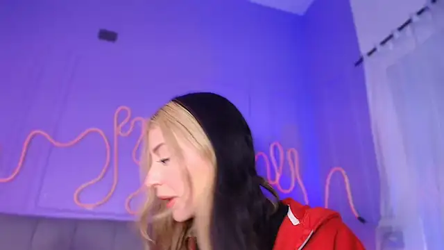Snapshot of Sofly_s chatting on 05.01.26 Sofly s online show from 05.01.26