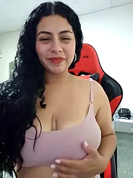 Snapshot of Mary_pinkish chatting on 02.13.26 Mary pinkish online show from 02.13.26