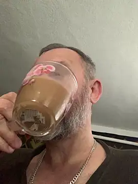 Snapshot of GHsveter chatting on 11.06.25 GHsveter online show from 11.06.25