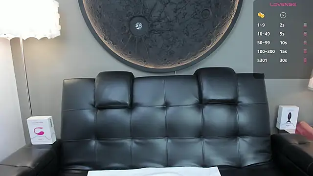 Snapshot of miss_vaiolette chatting on 02.01.25 miss vaiolette online show from 02.01.25