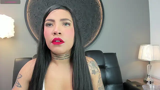 Snapshot of miss_vaiolette chatting on 02.07.25 miss vaiolette online show from 02.07.25