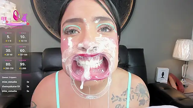 Snapshot of miss_vaiolette chatting on 02.27.25 miss vaiolette online show from 02.27.25