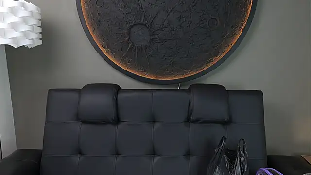 Snapshot of miss_vaiolette chatting on 09.29.25 miss vaiolette online show from 09.29.25