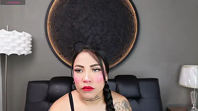 Snapshot of miss_vaiolette chatting on 04.22.26 miss vaiolette online show from 04.22.26