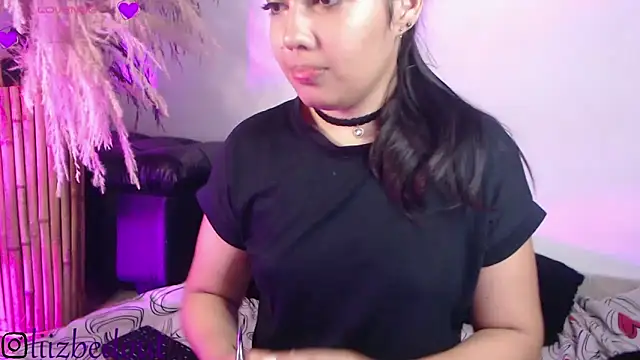 Snapshot of liz_bedoutxx chatting on 09.30.25 liz bedoutxx online show from 09.30.25