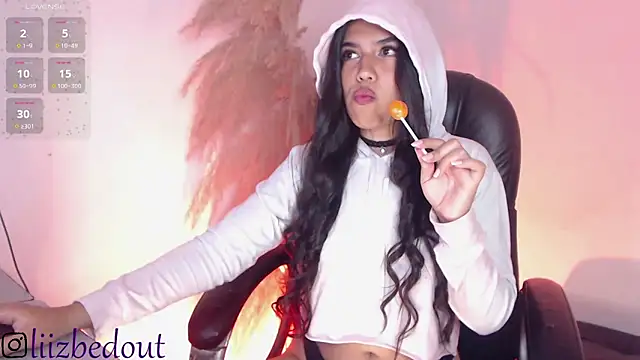 liz bedoutxx online show from 11.15.25