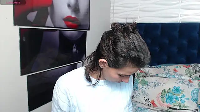 Eva-Williams online show from 02.13.25