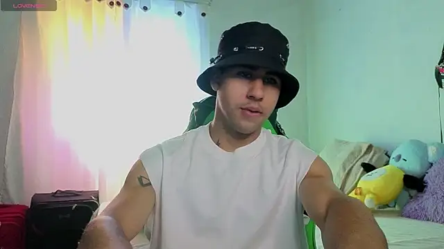 Snapshot of Daiki_Jack chatting on 10.17.25 Daiki Jack online show from 10.17.25