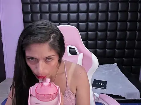 AnnyMilet  online show from 11.07.25