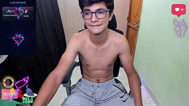 Snapshot of GoldenProject chatting on 11.14.25 GoldenProject online show from 11.14.25