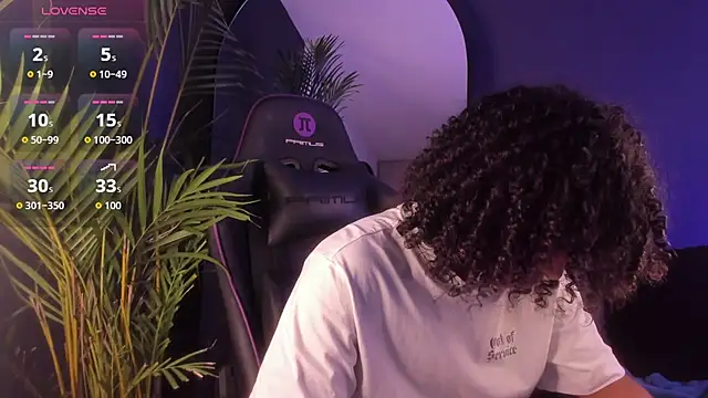 Snapshot of Lucas_eevans chatting on 10.22.25 Lucas eevans online show from 10.22.25