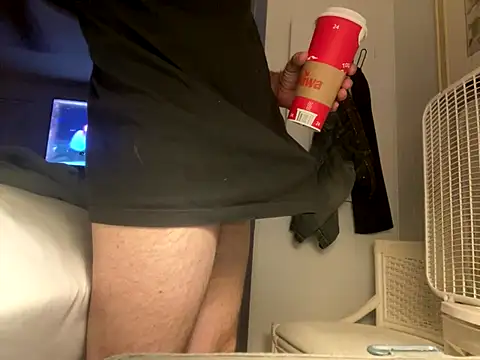 Snapshot of Dval1993 chatting on 10.21.25 Dval1993 online show from 10.21.25