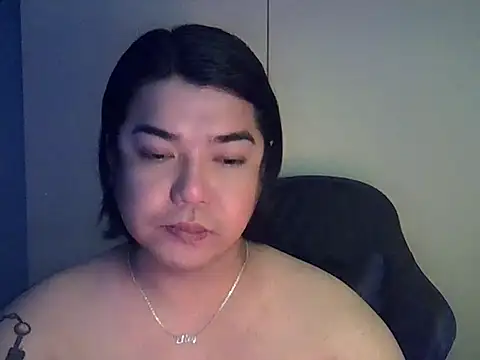 StrawberryWine07 online show from 04.19.26