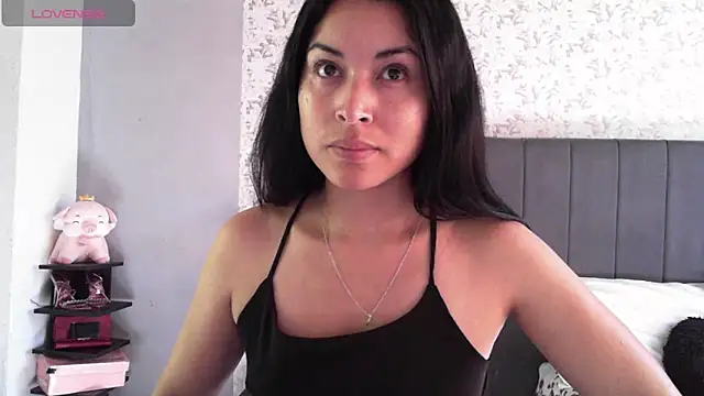 Snapshot of Sweet-Angie chatting on 02.01.25 Sweet-Angie online show from 02.01.25