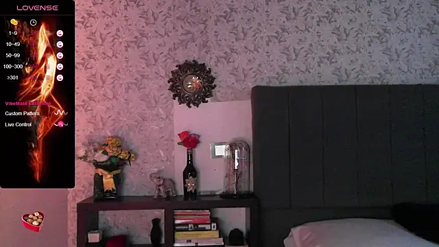 Snapshot of Sweet-Angie chatting on 03.11.25 Sweet-Angie online show from 03.11.25