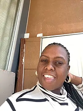 Snapshot of Biggblackboobs chatting on 09.26.25 Biggblackboobs online show from 09.26.25