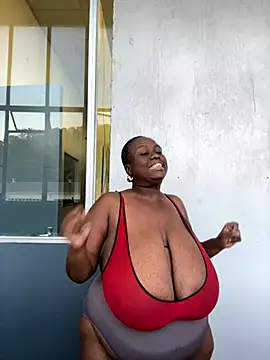 Biggblackboobs online show from 11.20.25