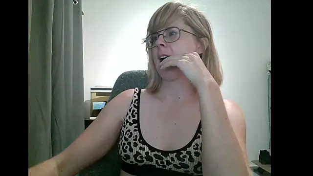 SavannaGirly online show from 02.12.25
