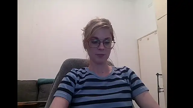 SavannaGirly online show from 09.17.25