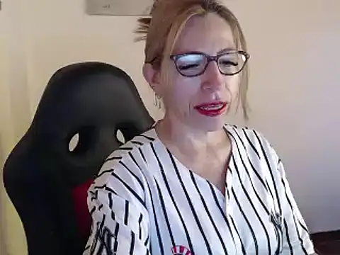 Chayla Ruiz online show from 12.13.24