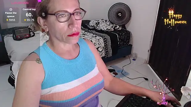 Chayla Ruiz online show from 10.20.25