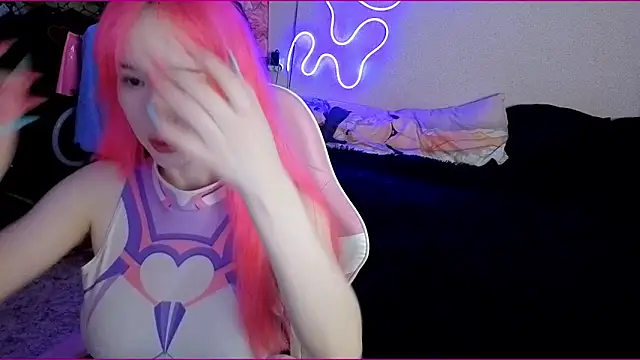 Snapshot of Maya_Viola chatting on 10.07.25 Maya Viola online show from 10.07.25