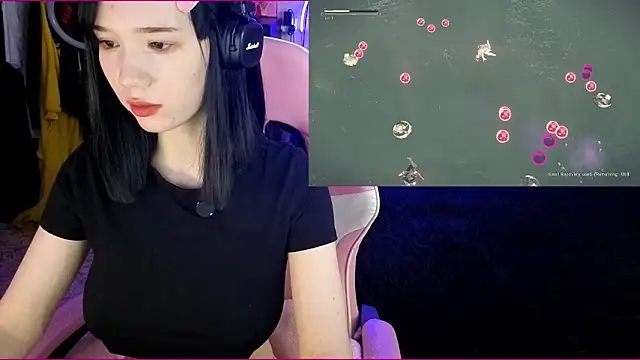 Snapshot of Maya_Viola chatting on 10.13.25 Maya Viola online show from 10.13.25