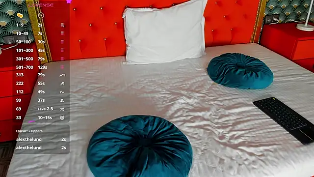 VallerieJones online show from 10.06.25