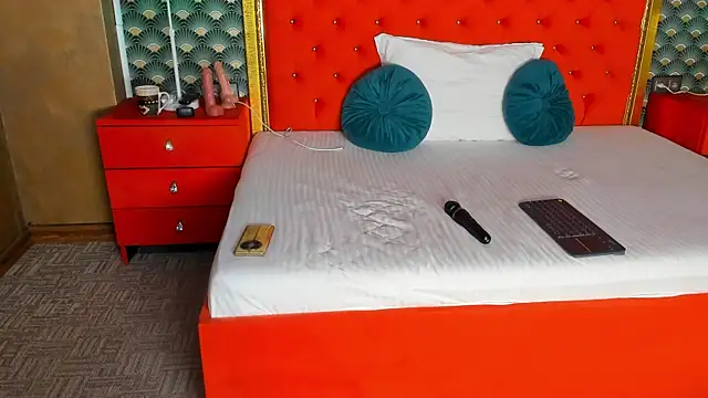 VallerieJones online show from 10.24.25