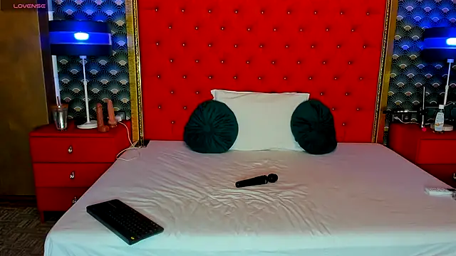 VallerieJones online show from 11.05.25