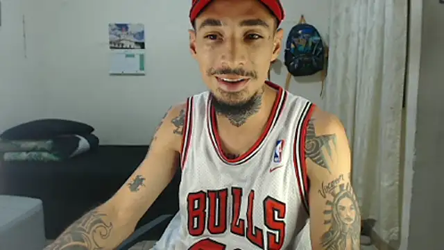 emiliano hottt online show from 04.23.26