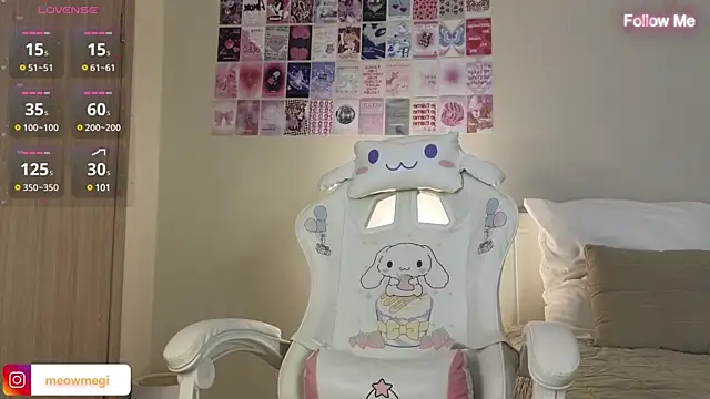 Snapshot of LisaSweetie chatting on 12.19.24 LisaSweetie online show from 12.19.24