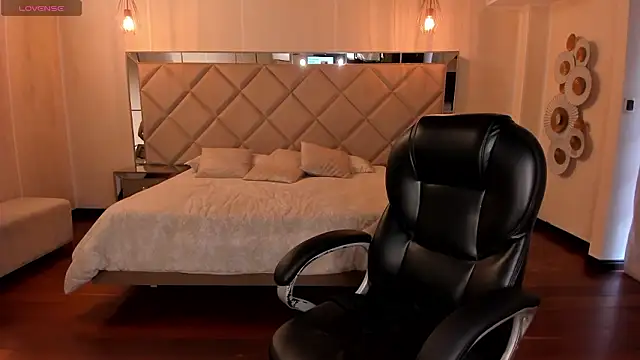 MaryLewis  online show from 02.15.26