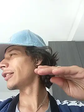 swagbabysk8 online show from 01.14.26