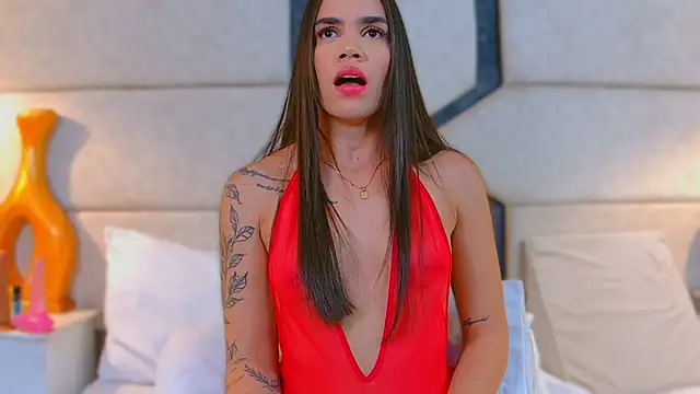 Snapshot of April_Cutee chatting on 02.19.25 April Cutee online show from 02.19.25