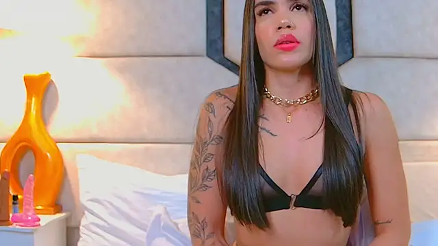 Snapshot of April_Cutee chatting on 02.26.25 April Cutee online show from 02.26.25