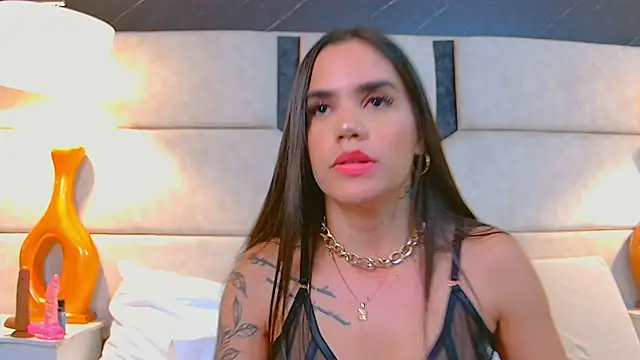 Snapshot of April_Cutee chatting on 02.26.25 April Cutee online show from 02.26.25