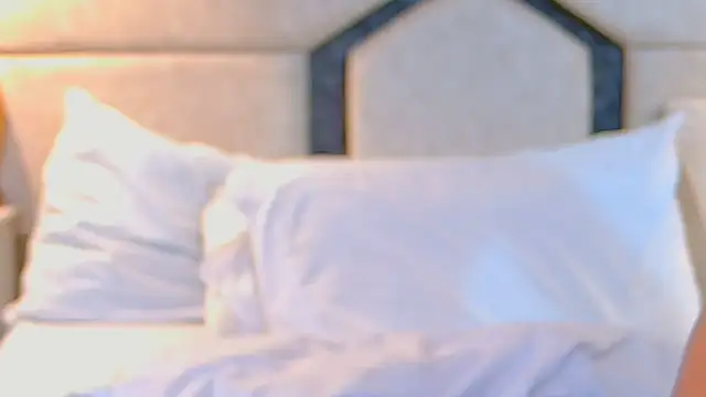 Snapshot of April_Cutee chatting on 02.27.25 April Cutee online show from 02.27.25